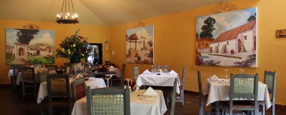 Restaurante de La Hacienda del Salitre.  Fuente: haciendadelsalitre.com